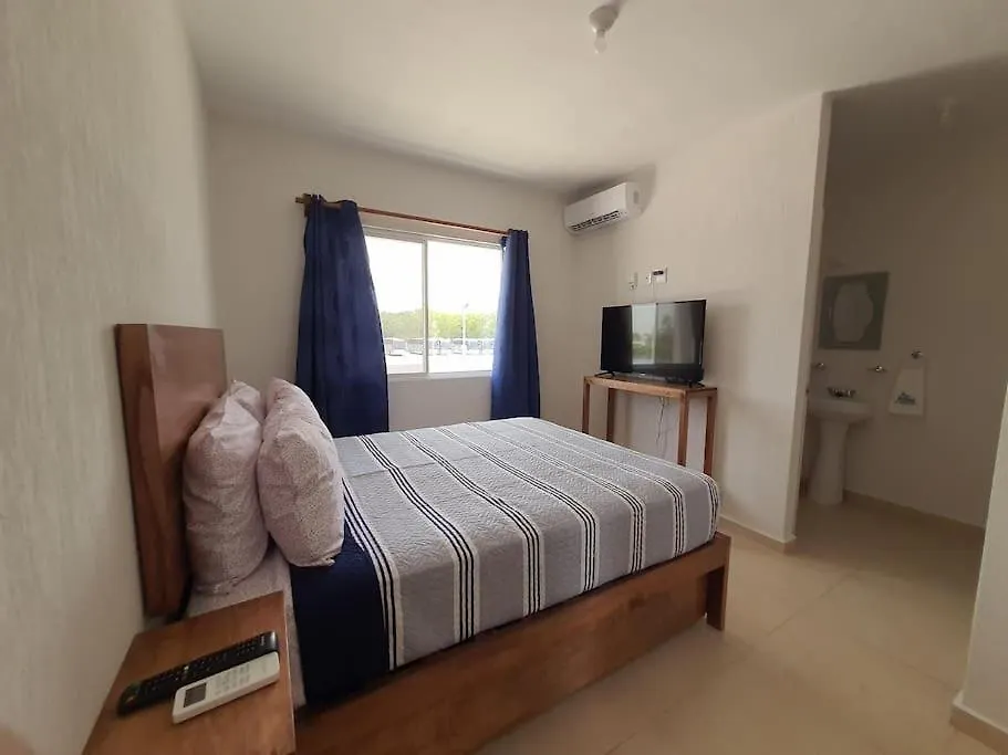 Casa De 3 Habitaciones Todas Con Bano Propio, 3 Y Medio Banos En Toal, Alberca, Cupo Hasta 12 Personas Playa del Carmen Сasa de vacaciones