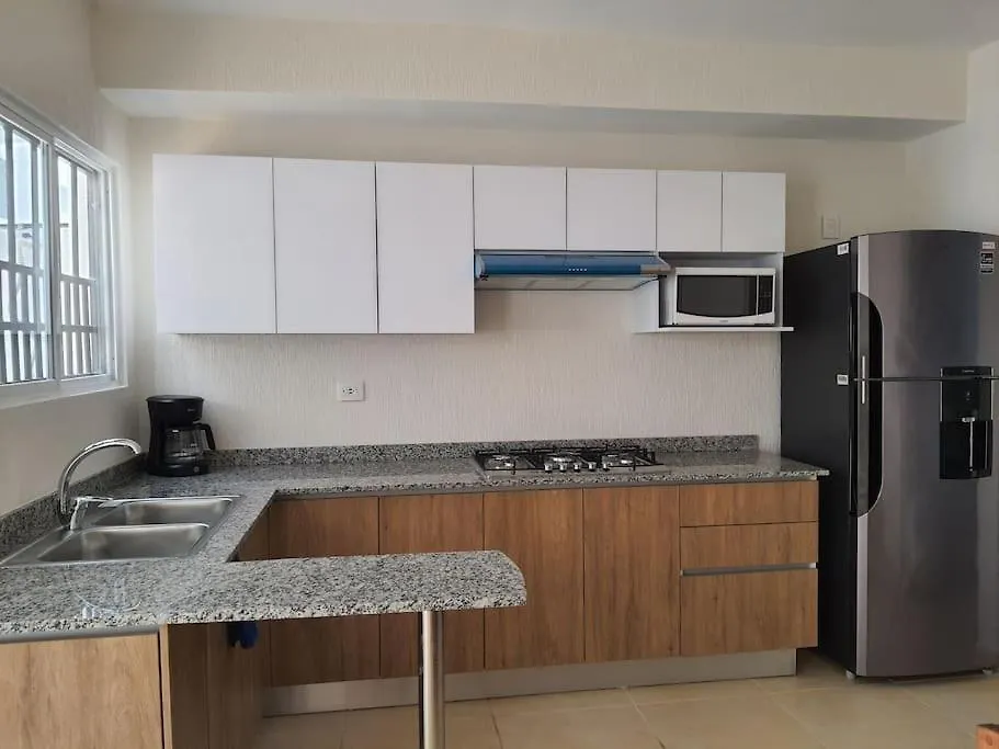 Casa De 3 Habitaciones Todas Con Bano Propio, 3 Y Medio Banos En Toal, Alberca, Cupo Hasta 12 Personas Playa del Carmen México