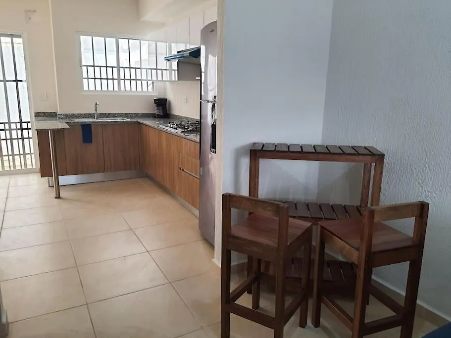 Casa De 3 Habitaciones Todas Con Bano Propio, 3 Y Medio Banos En Toal, Alberca, Cupo Hasta 12 Personas Playa del Carmen Vakantiehuis