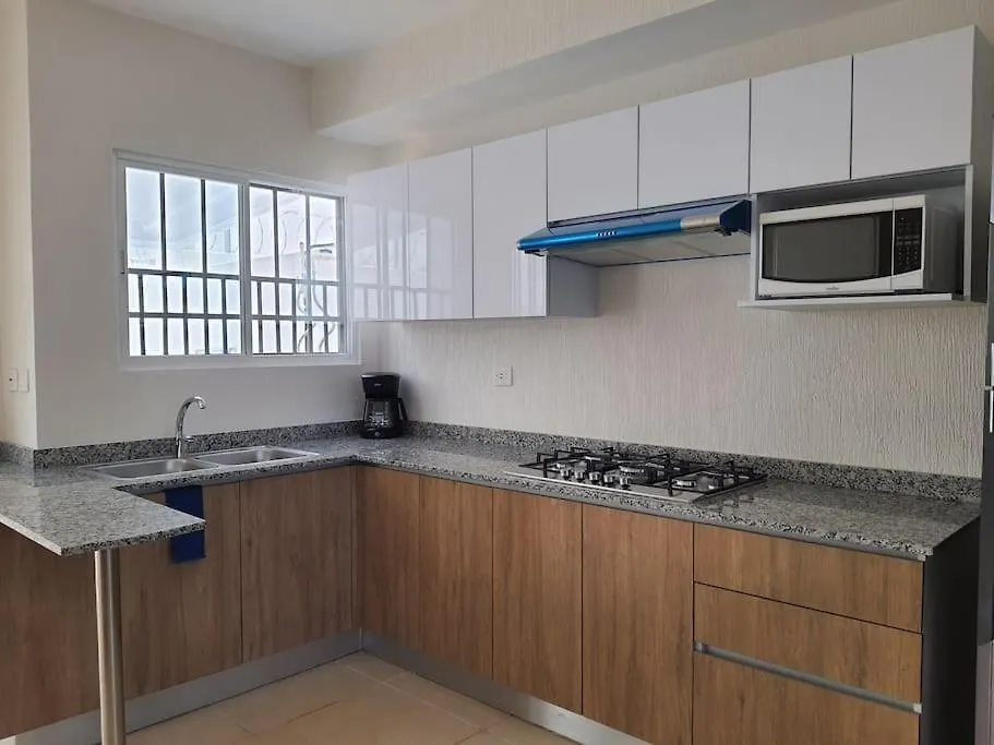 Casa De 3 Habitaciones Todas Con Bano Propio, 3 Y Medio Banos En Toal, Alberca, Cupo Hasta 12 Personas Playa del Carmen