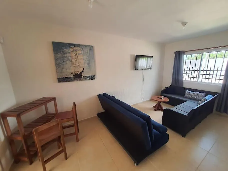 Casa De 3 Habitaciones Todas Con Bano Propio, 3 Y Medio Banos En Toal, Alberca, Cupo Hasta 12 Personas Playa del Carmen