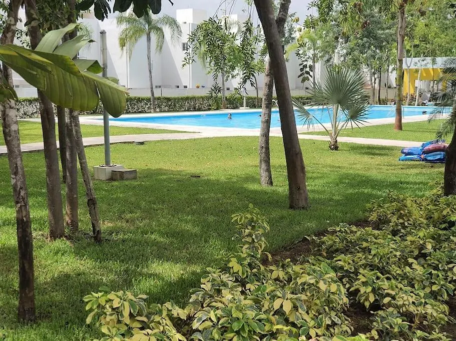 Casa De 3 Habitaciones Todas Con Bano Propio, 3 Y Medio Banos En Toal, Alberca, Cupo Hasta 12 Personas Playa del Carmen
